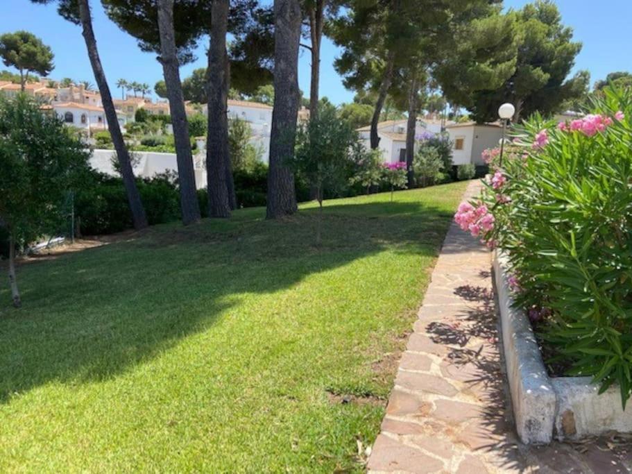 Moraira, Precioso Adosado Al Lado Del Mar *