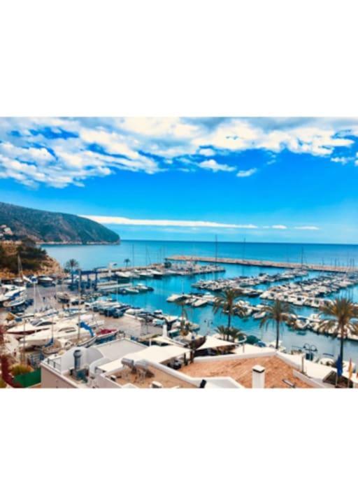 Moraira, Precioso Adosado Al Lado Del Mar